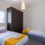 Snobby 2-bedroom アパート *